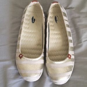 Dr. Scholls Cream/Gold striped Flats. Size 9
